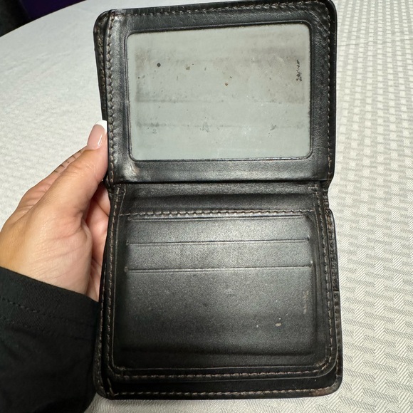 Louis Vuitton brown men’s bifold wallet - Picture 8 of 9